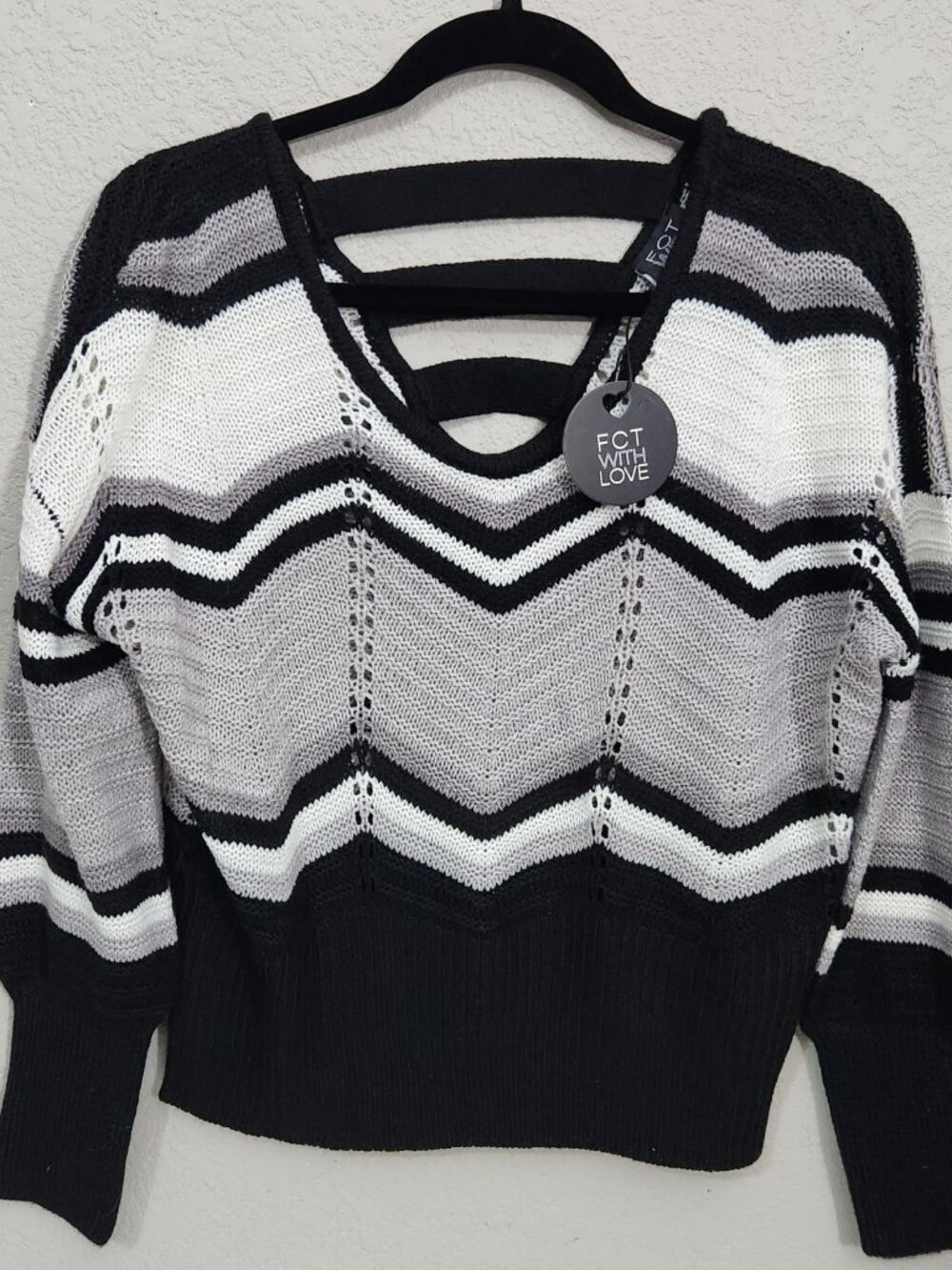 FCT With Love Womens Chevron Knit Striped Sweater Black Gray White Size Large
